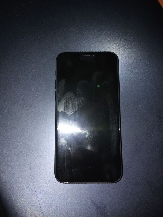 iPhone 11 pro 64 GB-Defect in mare parte