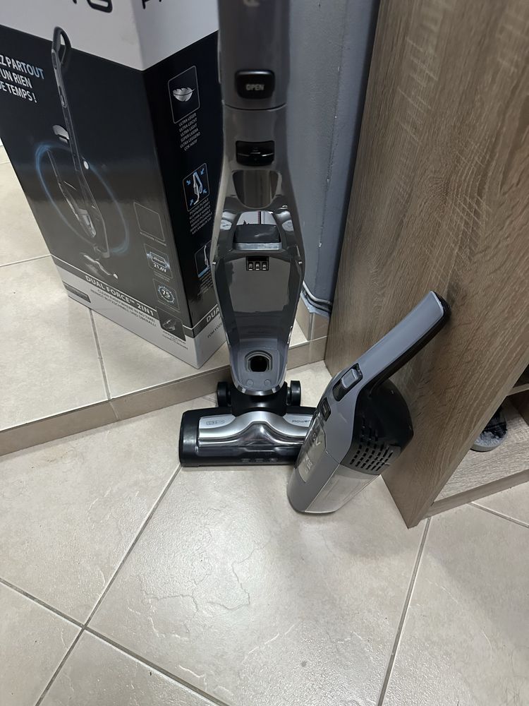 Вертикална прахосмукачка Rowenta Dual Force