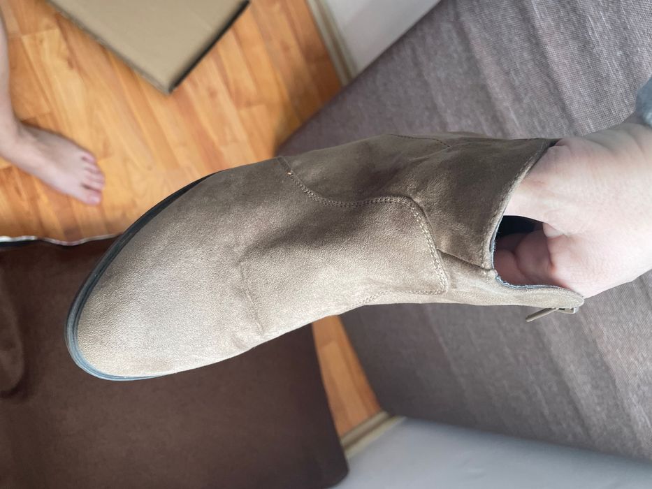 Vând ghete piele întoarsă eco 37