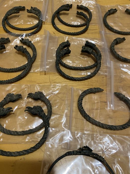 Репродукция на келтски гривни