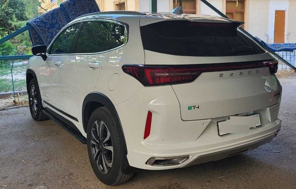 Продается машина Exeed TXL гибрид 2022 года автомобиль