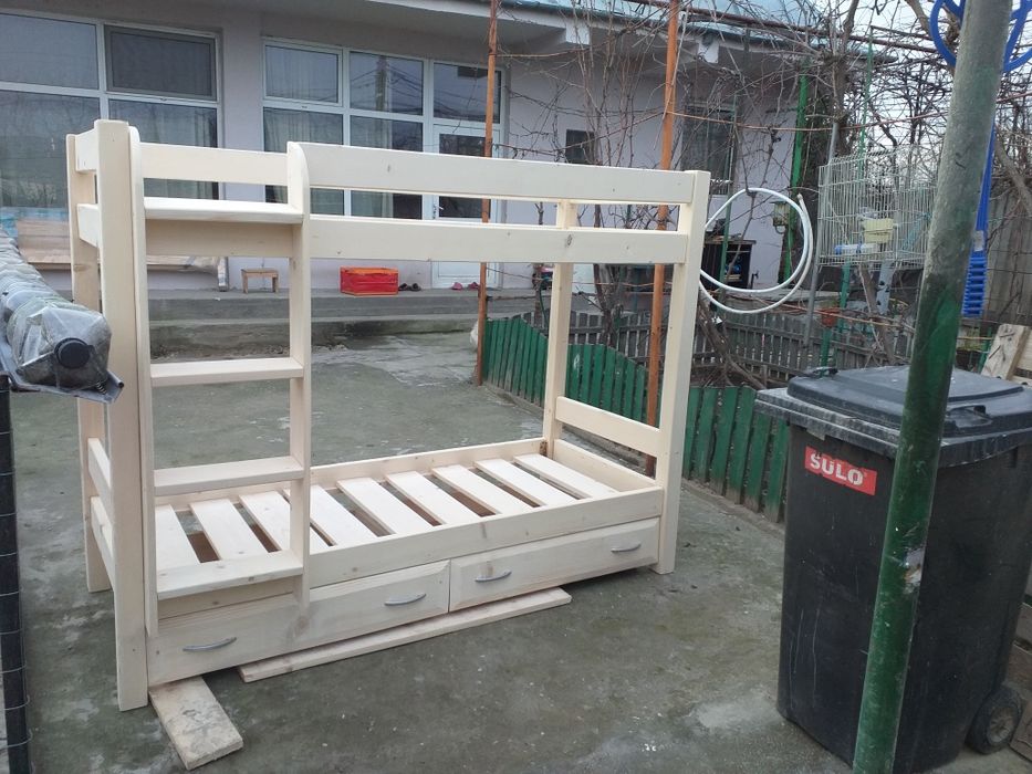 Paturi etajate din lemn noi