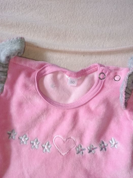 Бебешки дрешки подарявам