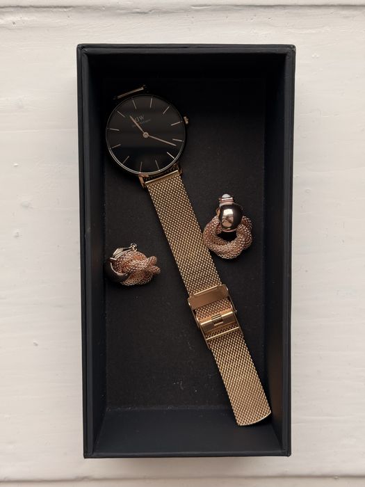 Часы наручные женские