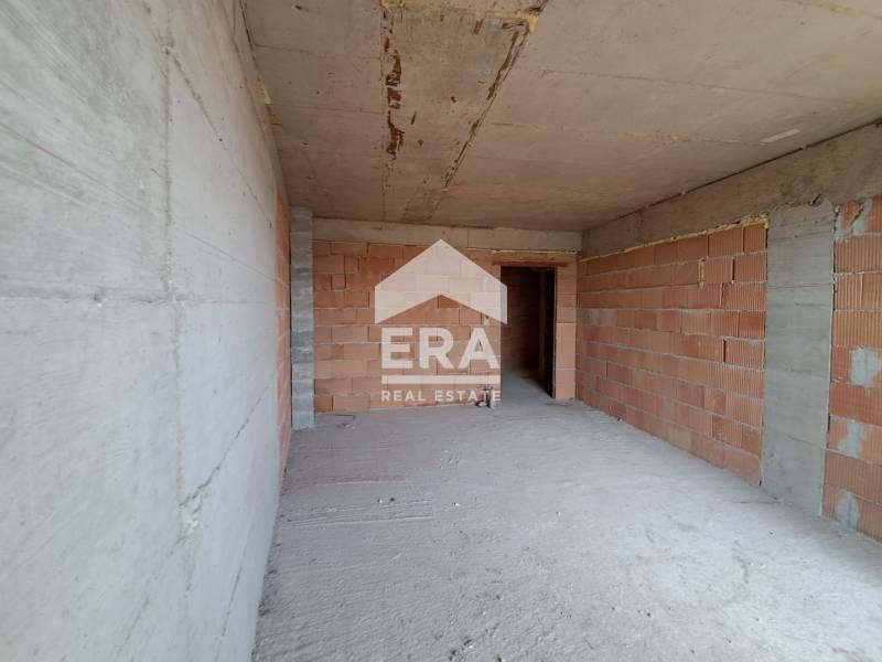 Продава се Тристаен апартамент в Варна, Погреби - 96 кв.м за 1407 €/кв.м - Снимка #2