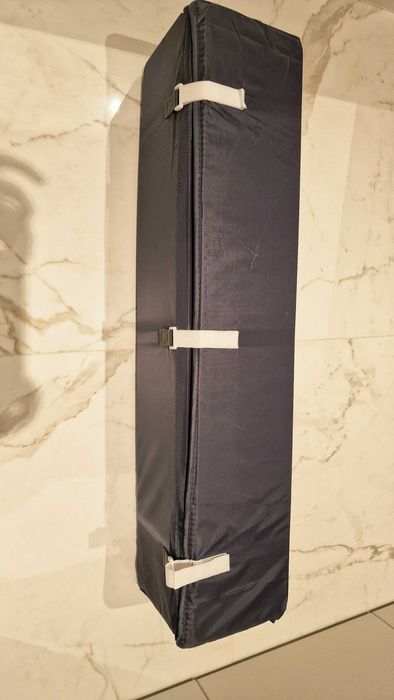 Детска кошара с матраче, подходяща за спане и игра