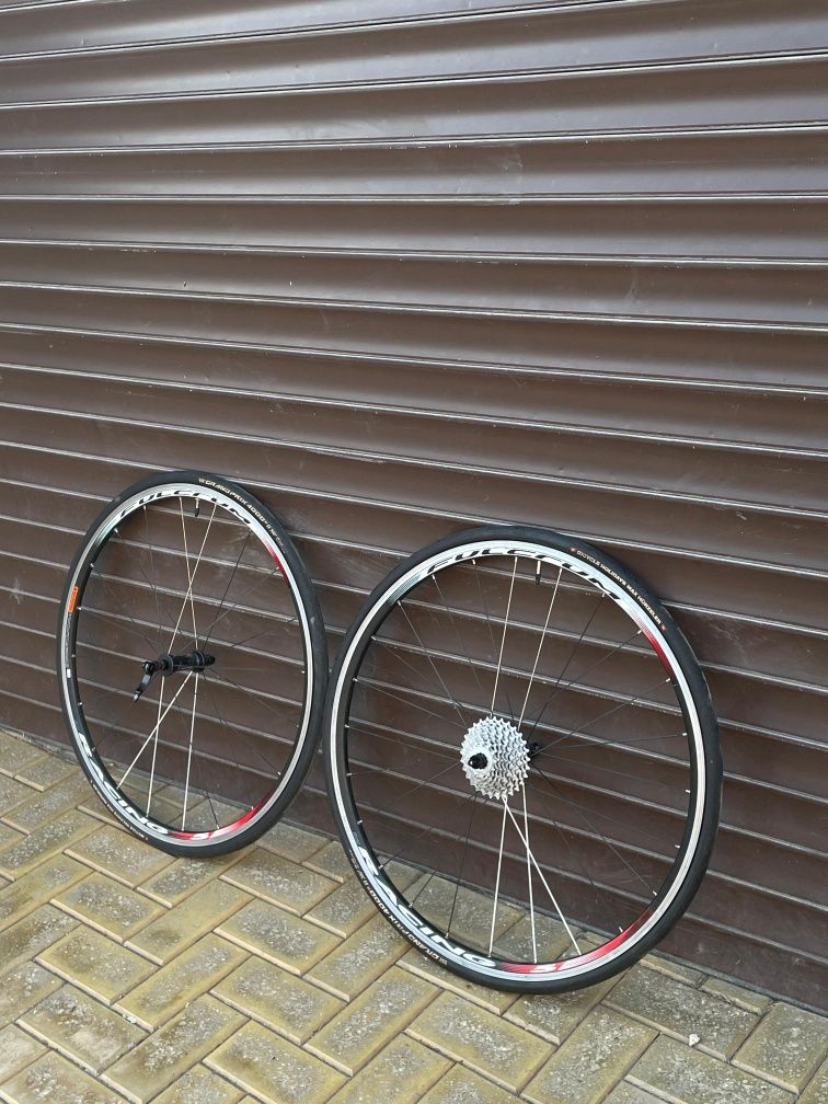 Vând bicicletă bianchi infinito urgent!!