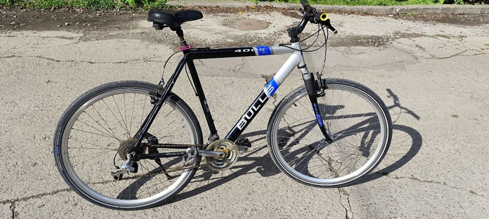 Vând bicicletă Bulls cadru de aluminiu 54 cm 22 inch 24 viteze roți 28