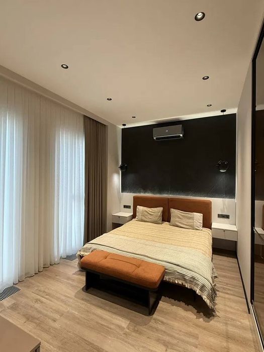 Квартира продается 2/9/12 на Mirabad Avenue