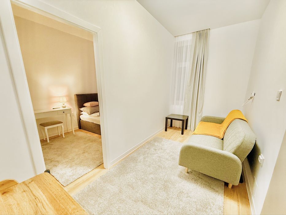 Roman. Studio 30 m2. Mutare imediata.