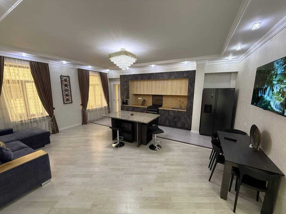 Стильная дизайнерская 3-комнатная квартира Премиум Люкс в самом Центре