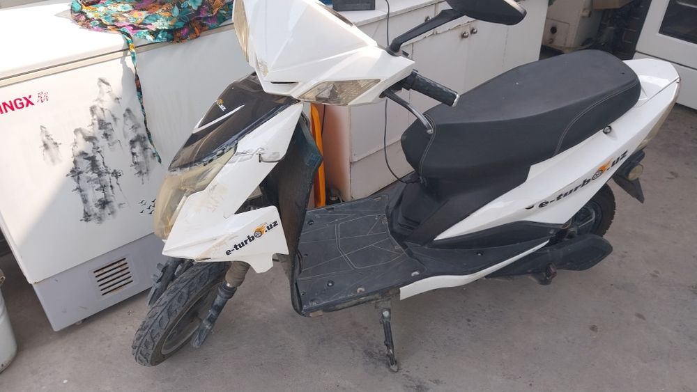 Скутер сотилади 3 млн сум манзил Наманган вилояти Поп шахри