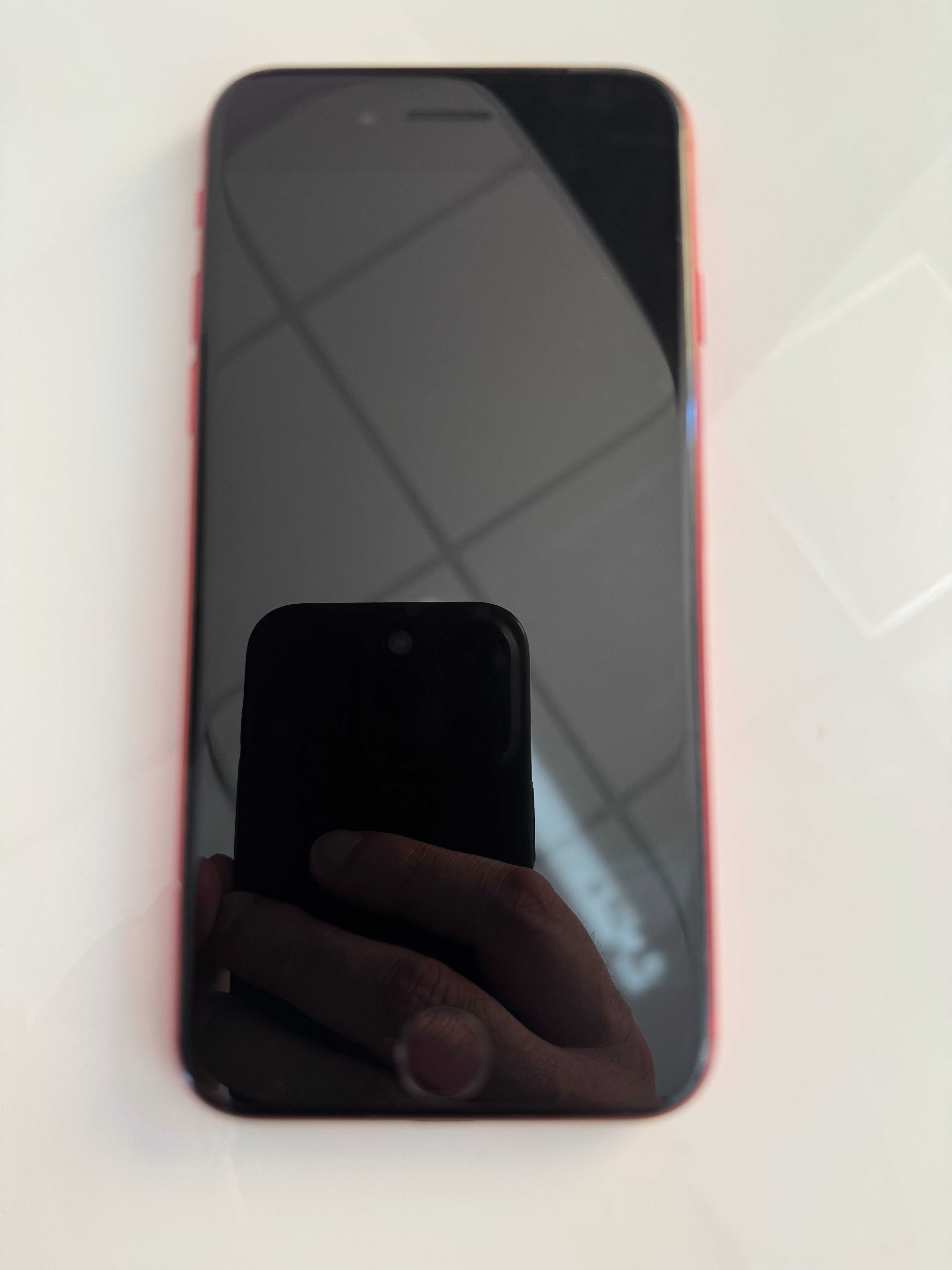 iPhone SE 2020 64GB Red, 100% батерия, отлично състояние