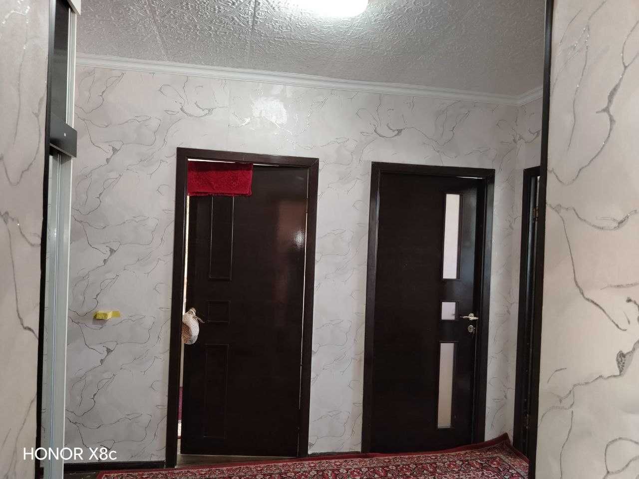 Дом 3х комнатная , кирпичный дом , 3 этажный третий этаж, новостройка