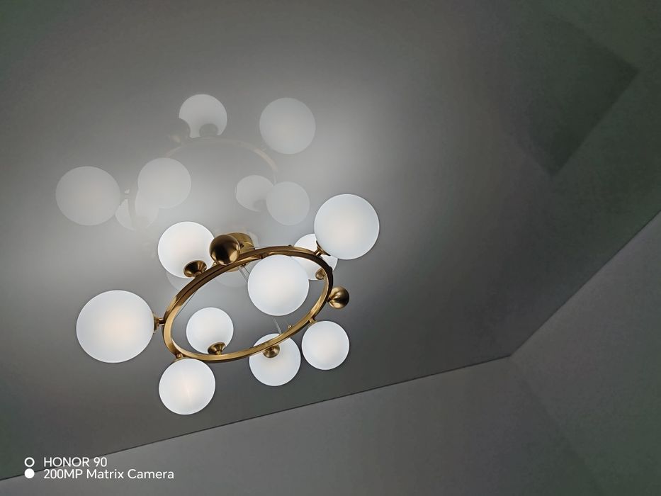 Vând lustra iluminat