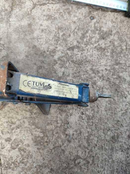 Крик за лека кола - тип жаба