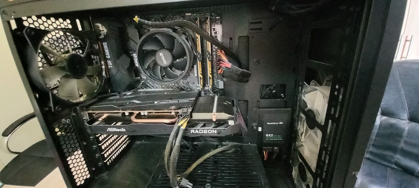 Gaming computer с чисто нова видео карта rx 6600 xt