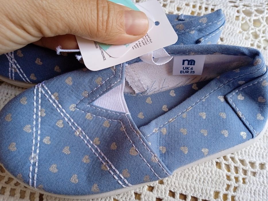 НОВИ детски обувки/ пантофи Mothercare, размер 21.5 и 23