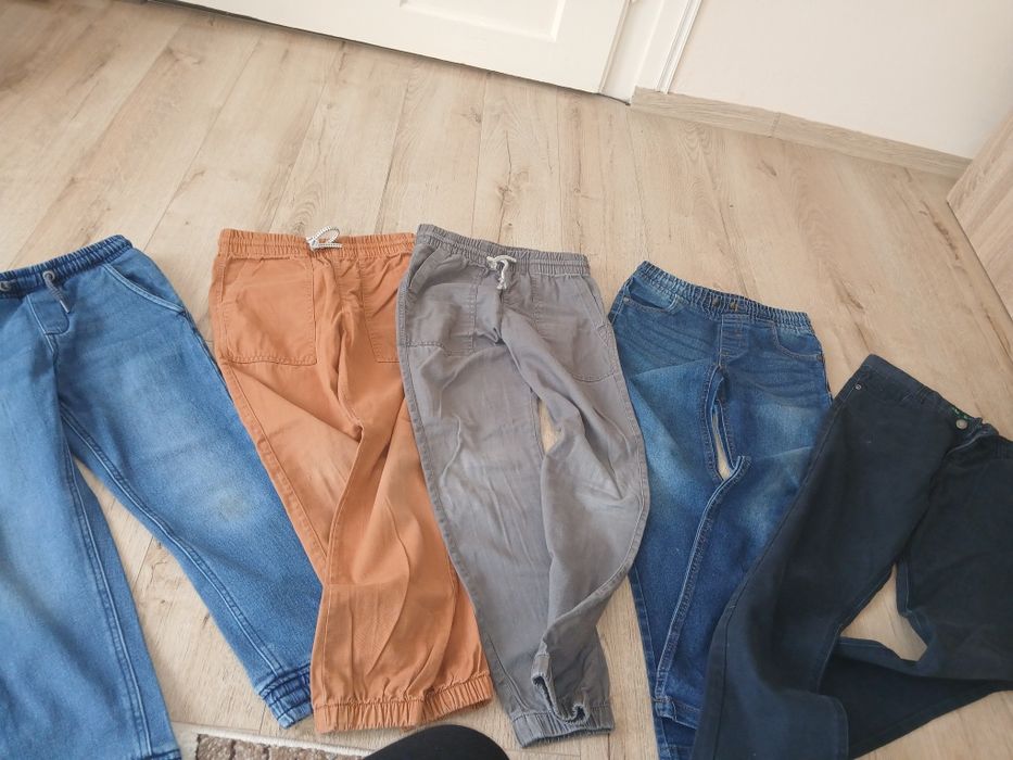 Lot pantaloni baieti, mar.134-140 cm