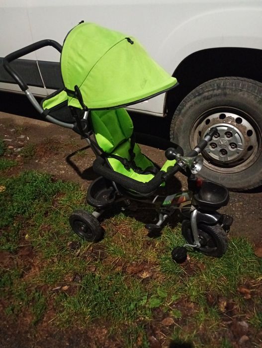 Tricicleta pentru copii.