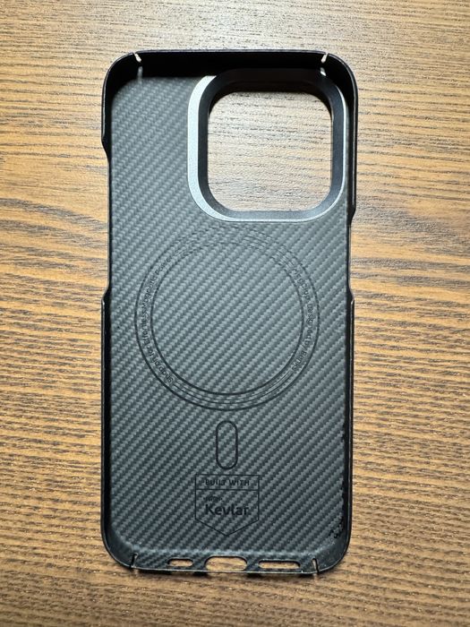 Carcasa Benks Kevlar iPhone 15pro