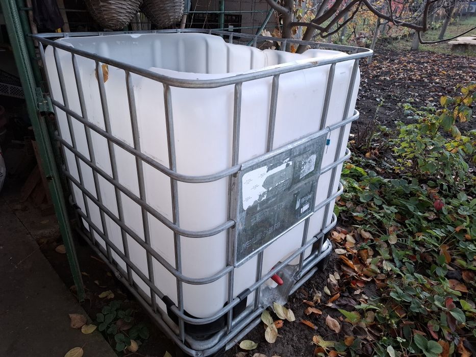 Vand ibc pe palet de plastic