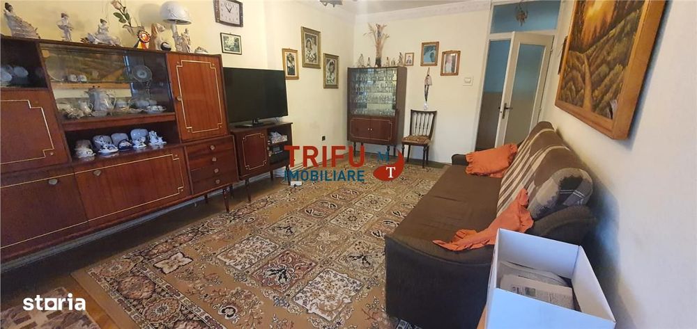 Apartament cu 4 camere de vanzare zona Centru