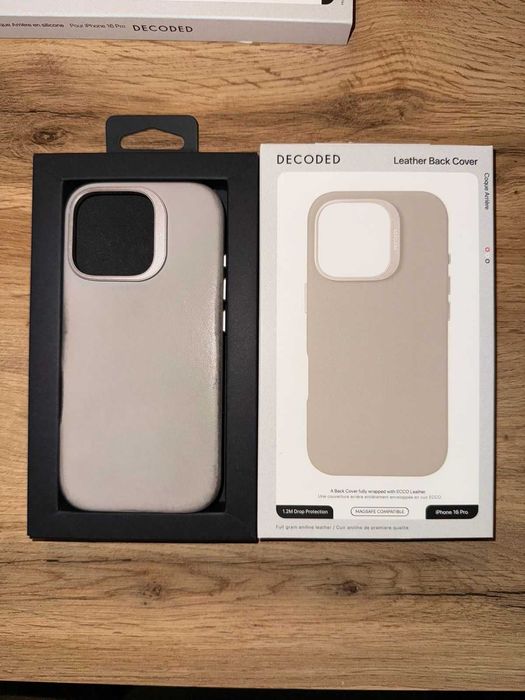 Vand husa piele Decoded iPhone 16 PRO noua