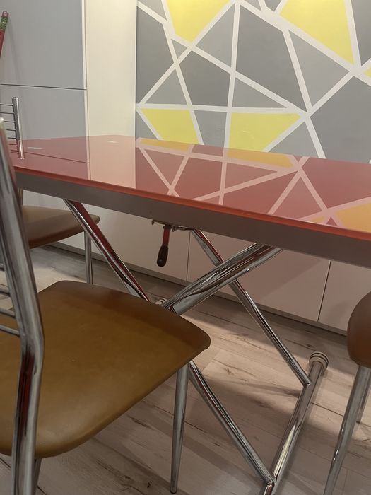 Masa din sticla cu 4 scaune