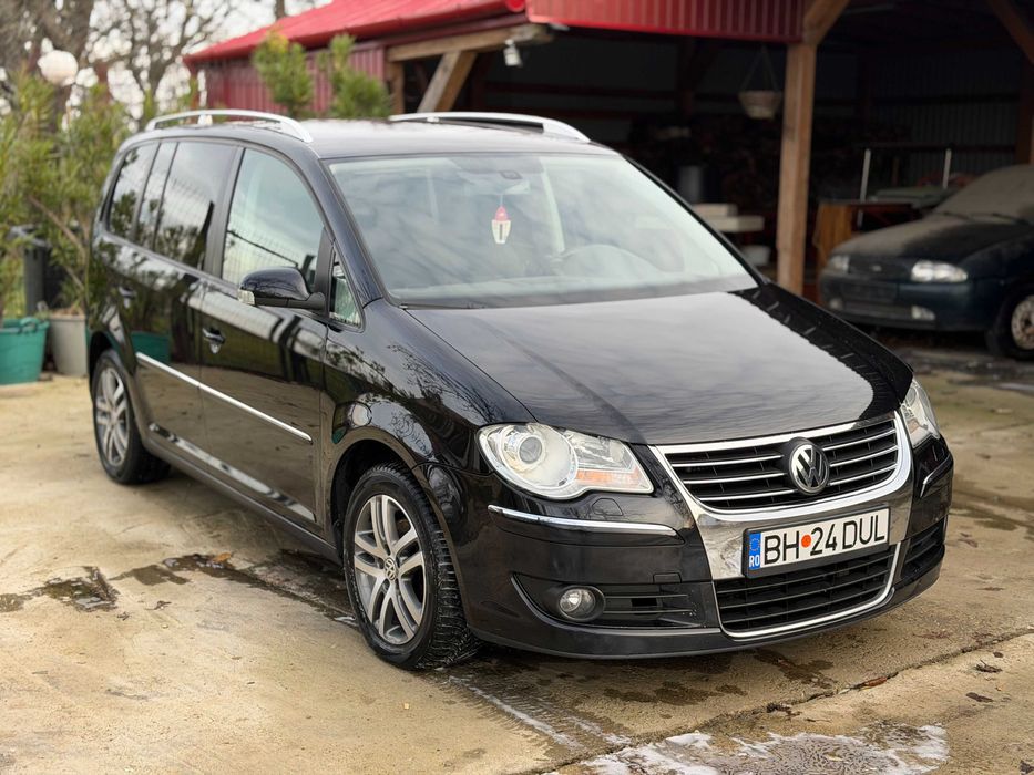 Volkswagen Touran Highline 2.0 TDI 7 locuri