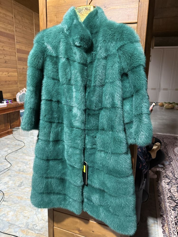 Продам новую норковую шубу .