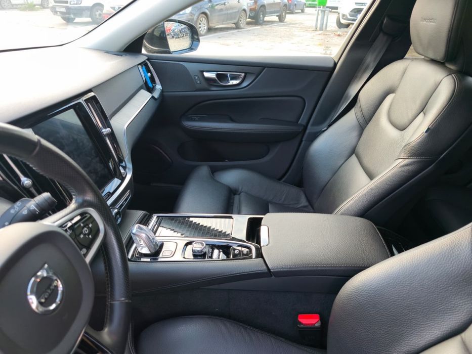 Volvo V60 T8 Plug-in Hybrid 2019 AWD