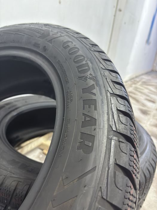 235/55R18 104H GoodYear DOT21