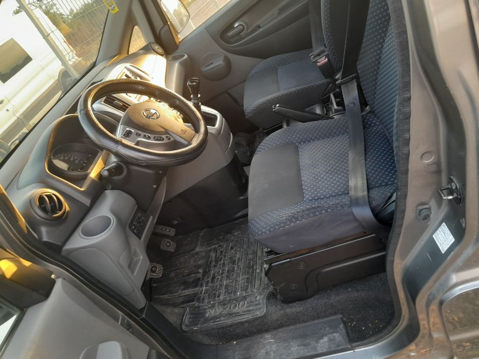 Nisan nv200 cu 7 locuri