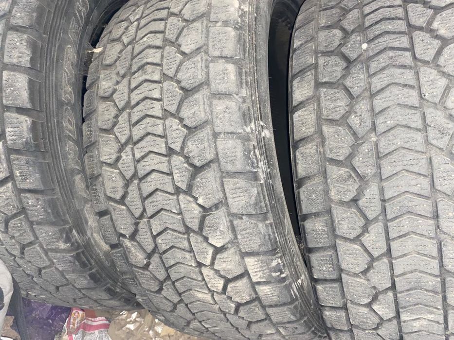 Продам шину зимную
