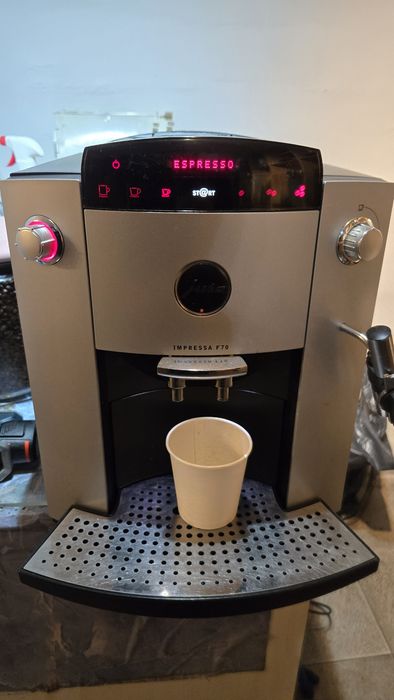 Aparat de cafea cu boabe Jura F70