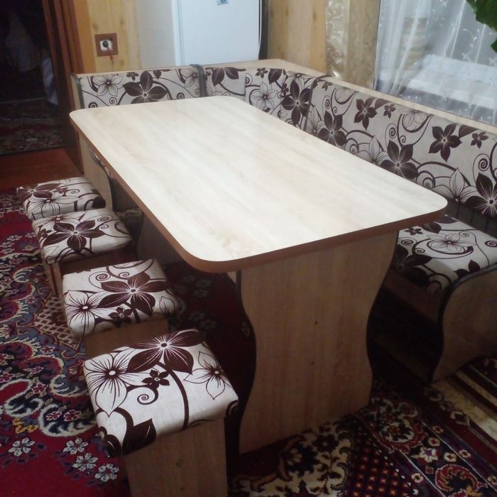 Продам кухонный уголок