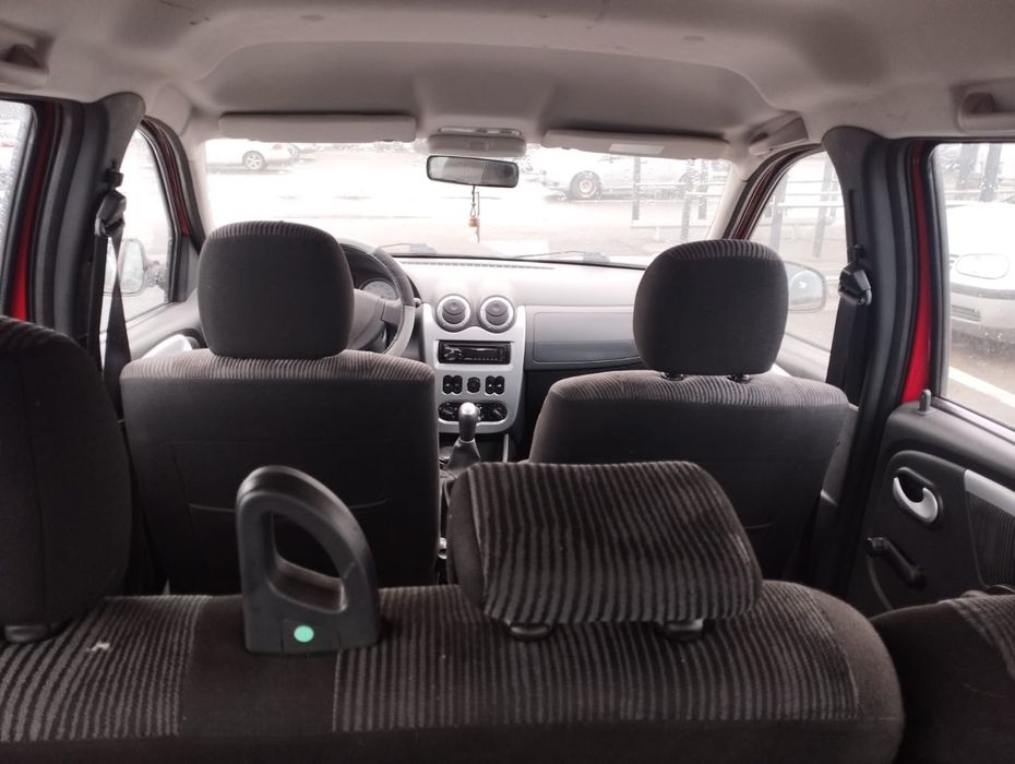 De vânzare Dacia Logan MCV, 7 locuri, motor 1.6 benzină,16V, anul 2010