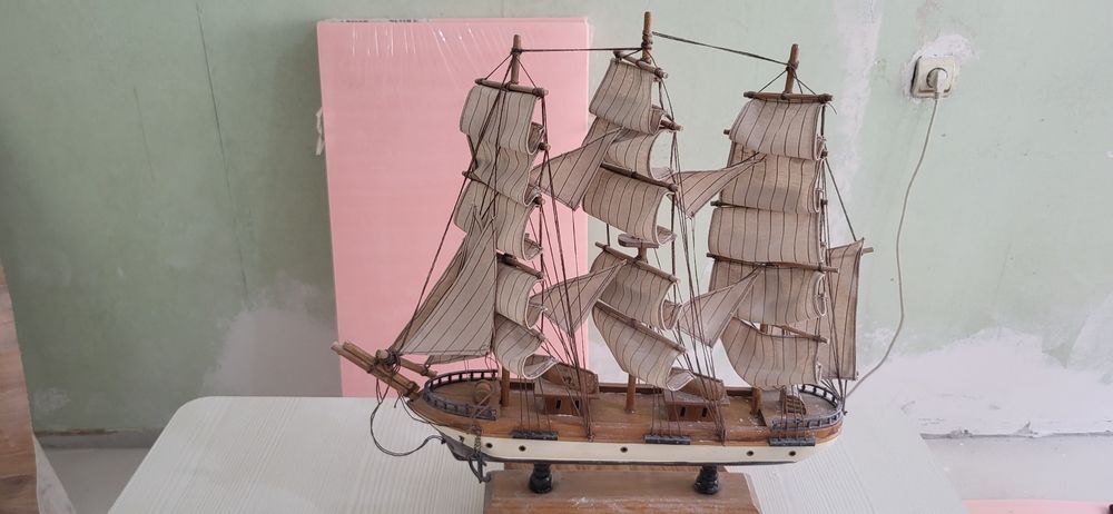 Продам сувенир кораблик