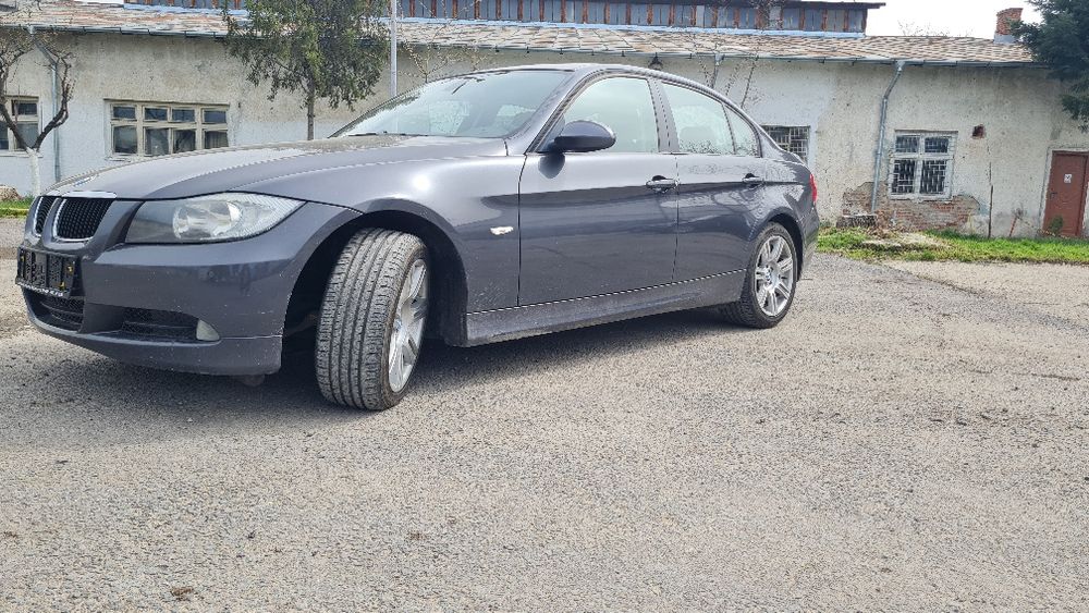 Bmw  320 i  e90 .