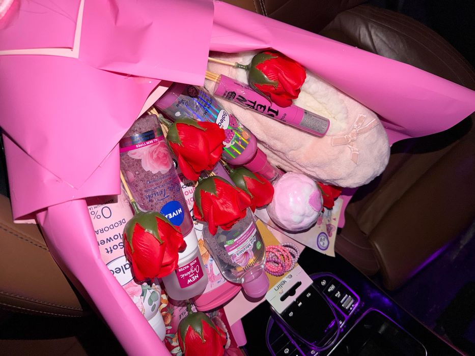 Bucuet de flori cu produse