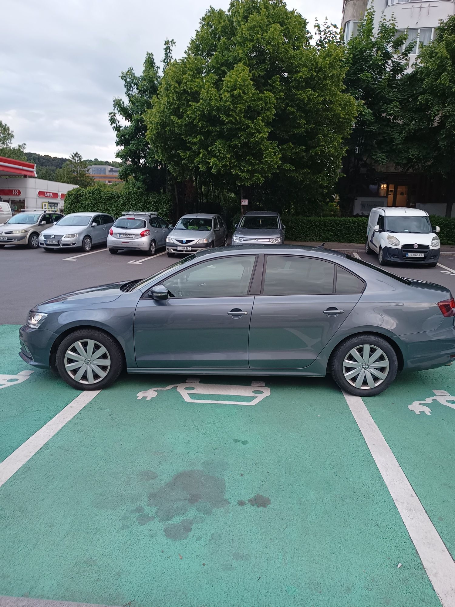 Volkswagen jetta2016,2.0,DSG 7,blumotion
