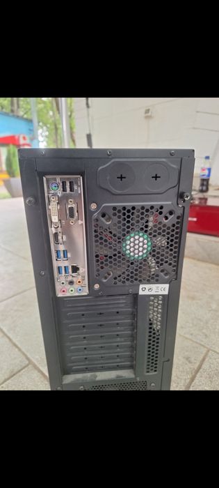 Computer i7 și monitor Phillips