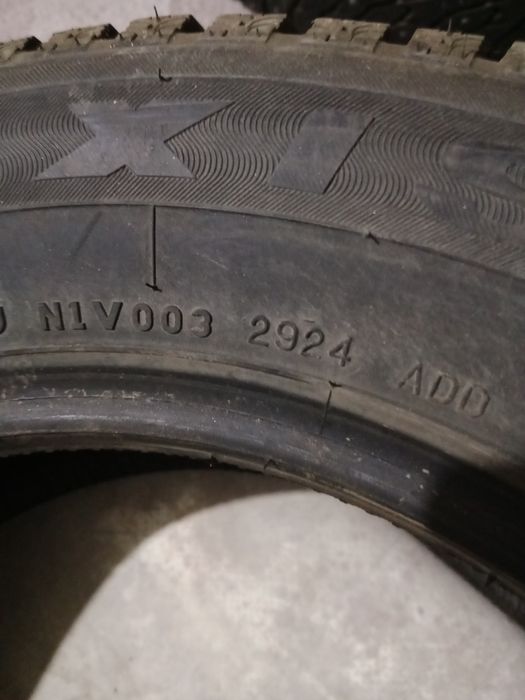 Продам резину в идеальном состоянии комплект липучка и два баллона шип