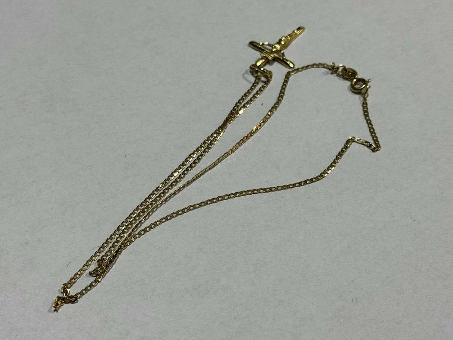 Златен синджир с кръст 14К