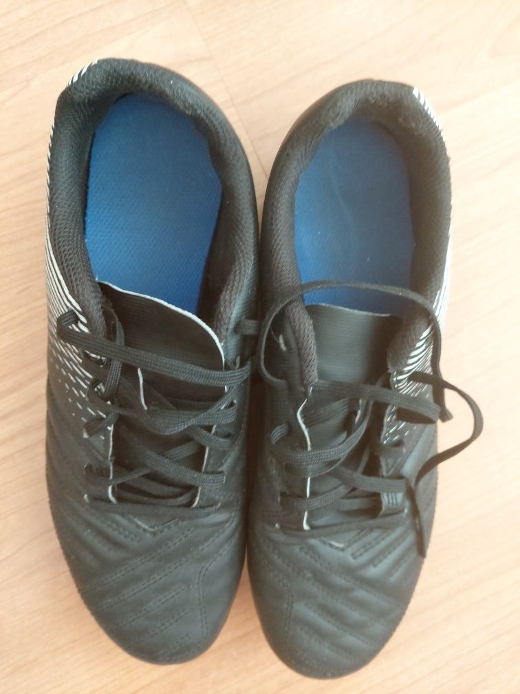 Детски футболни обувки Kipsta, 40 номер