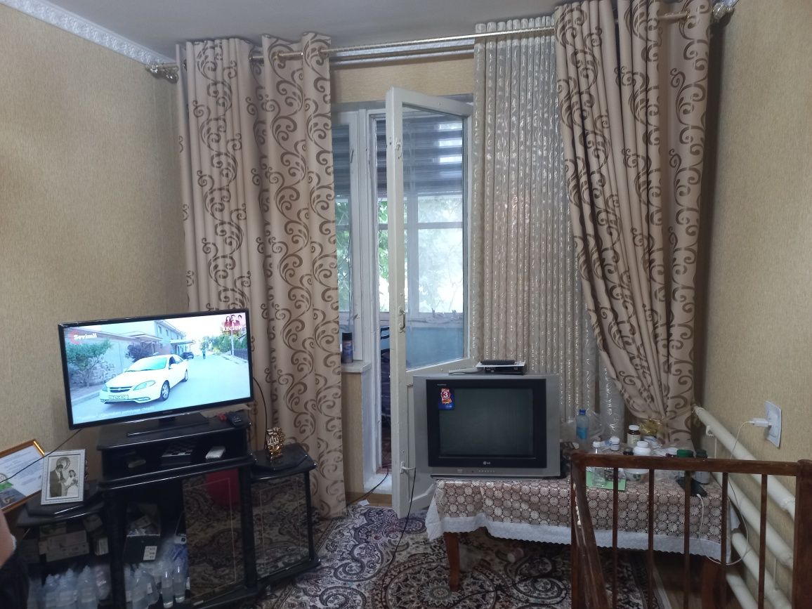 Продаётся 3 х комнатная квартира 1мик 17дом хх