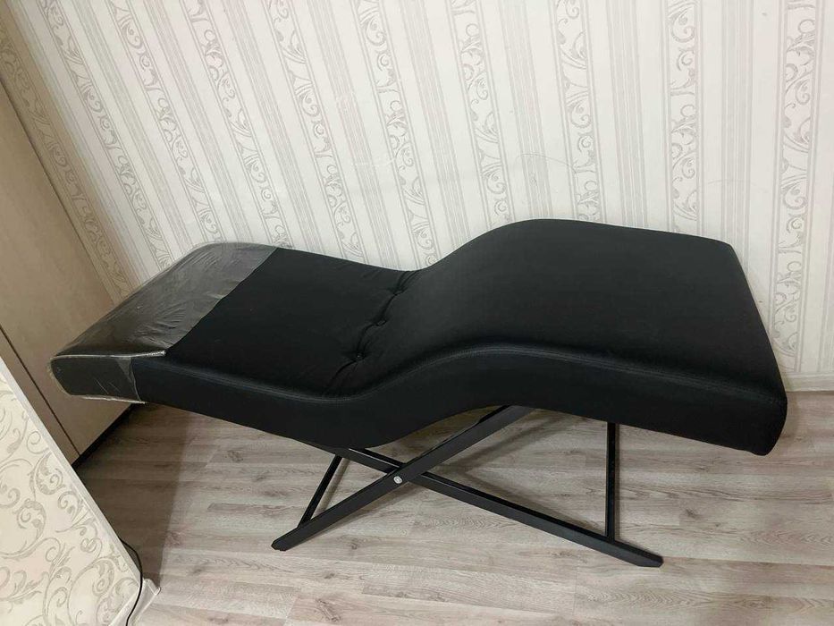 Стильная и удобная кушетка для салона красоты