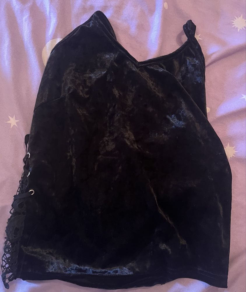Топове на Bershka и други
