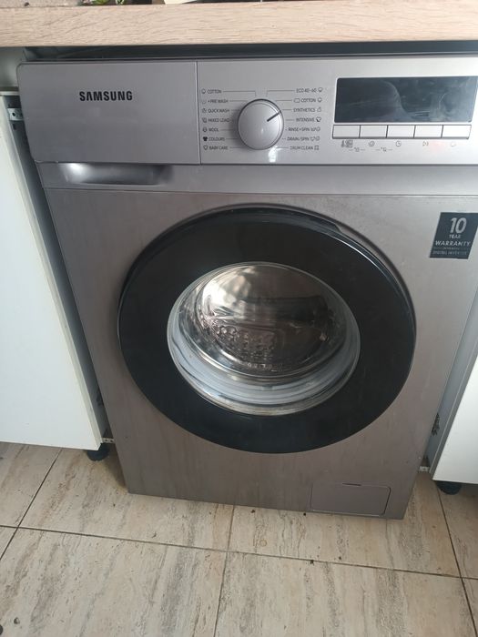 Vând  ,motor  de la o mașină de spălat Samsung.